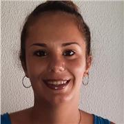Soy una chica de 21 años estudiante de magisterio de infantil. Me ofrezco para dar clases particulares durante la temporada de verano